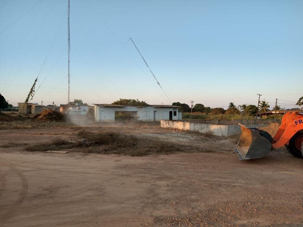 Equipe do DER/PAC já iniciou o trabalho de limpeza geral da área da obra de saneamento básico de União Bandeirantes - Gente de Opinião