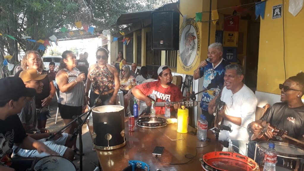 Lenha na Fogueira e a Roda de Samba do Calixto - Gente de Opinião