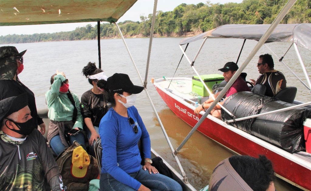 Turistas são orientados pelas equipes quanto descarte do lixo e a pesca predatória - Gente de Opinião