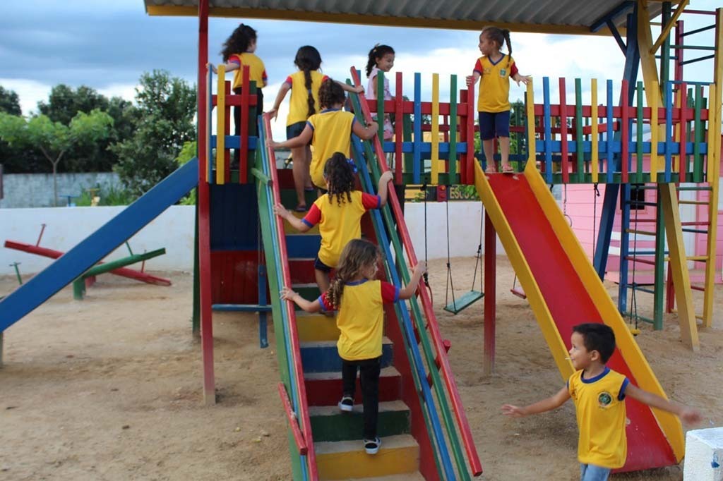 30 novos parquinhos em escolas de Vilhena: compra acontece com emenda de Luizinho Goebel - Gente de Opinião