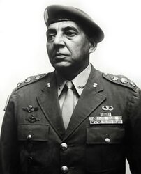 Jorge Teixeira de Oliveira (1921 - 1987) Último governador do Território Federal do Guaporé e primeiro Governador de Rondônia - Gente de Opinião