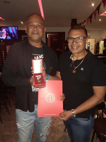Proprietário do Grego Original Pub é agraciado pelos Bombeiros com medalha - Gente de Opinião