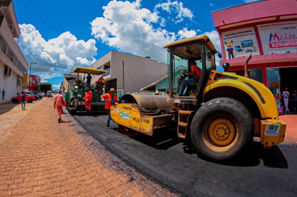 “Tchau Poeira’ tem como objetivo asfaltar, recuperar e sinalizar vias públicas urbanas nos 52 municípios de Rondônia, - Gente de Opinião