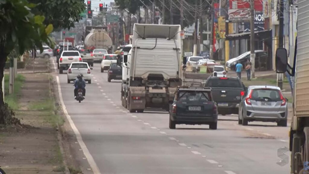 Porto Velho: nova sinalização na Avenida Jorge Teixeira deixa motoristas confusos - Gente de Opinião