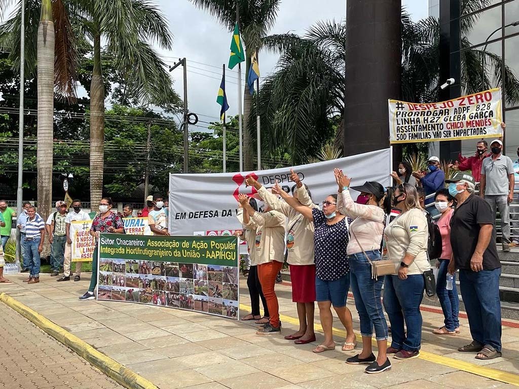 Trabalhadores rurais fazem ato na frente do Tribunal de Justiça de Rondônia pela prorrogação da proibição de despejos - Gente de Opinião