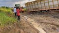 Atoleiro, lama e barro deixam comunidade de Candeias do Jamari isolada