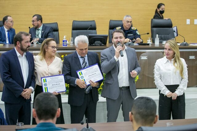 Presidente Alex Redano entrega homenagens a personalidades civis e militares  - Gente de Opinião