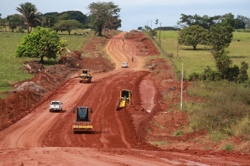 Em Corumbiara, governador coronel Marcos Rocha verifica obras da “Rodovia do Boi”, nesta sexta-feira - Gente de Opinião