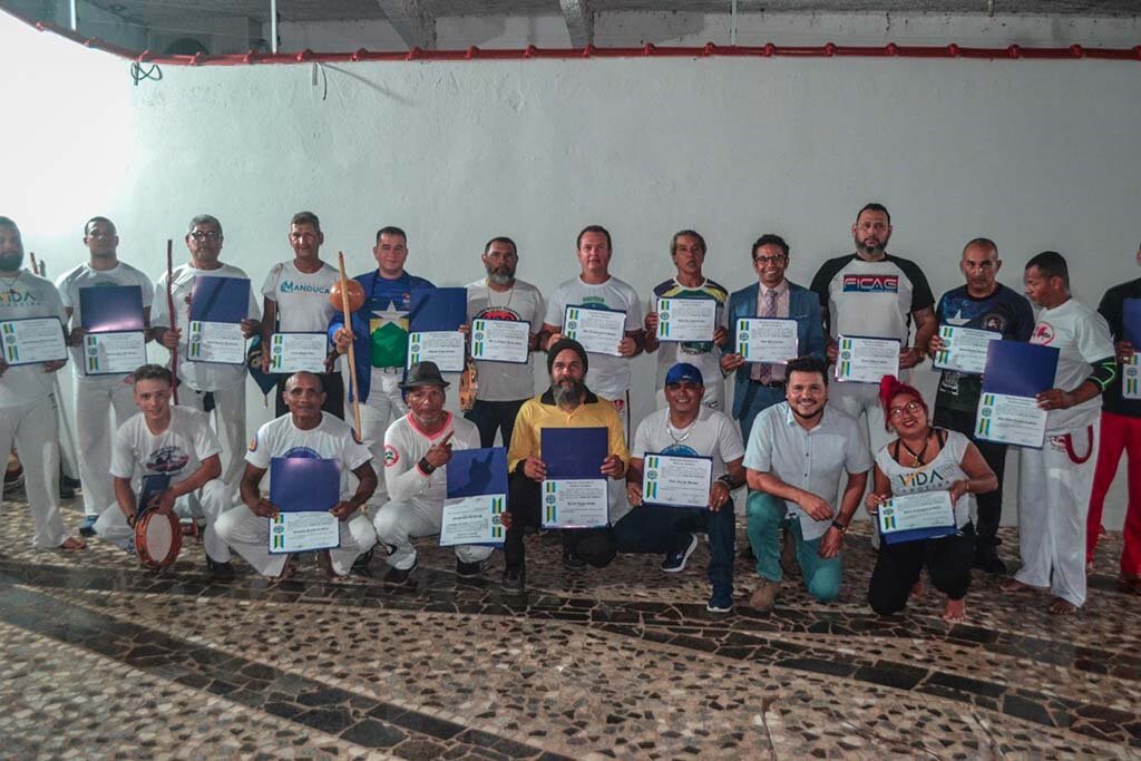 Deputado Marcelo Cruz entrega voto de louvor aos mestres capoeiristas - Gente de Opinião