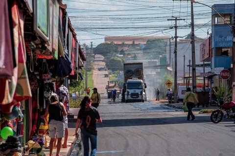 Obras do “Tchau Poeira” estão em execução em Rolim de Moura; mais de 45 km de ruas vão receber recapeamento