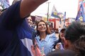 Mariana Carvalho caminha pela Zona Leste de Porto Velho e recebe apoio de comerciantes