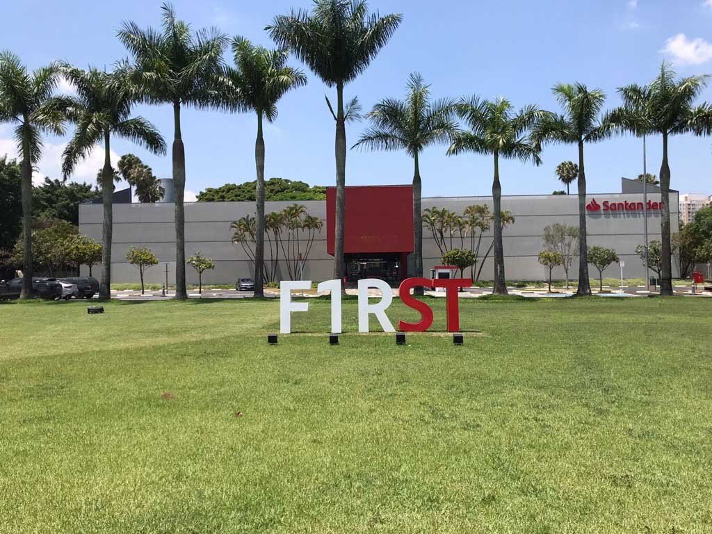 F1RST, do Santander, abre 100 vagas com salários de até R$ 25 mil - Gente de Opinião