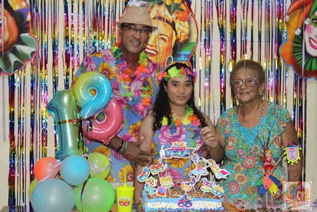 Aniversário de Camille Vitória - 18 anos - Gente de Opinião