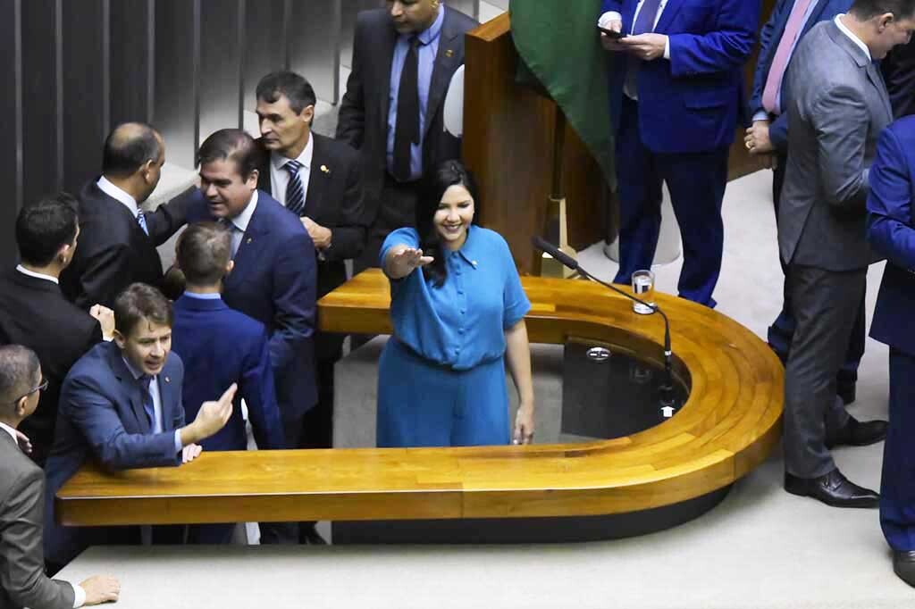 Deputada Federal Cristiane Lopes toma posse na Câmara dos Deputados - Gente de Opinião