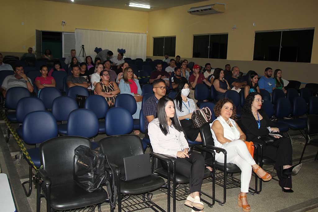 Empresários de Candeias do Jamari participam do 1º Encontro Empresarial  - Gente de Opinião