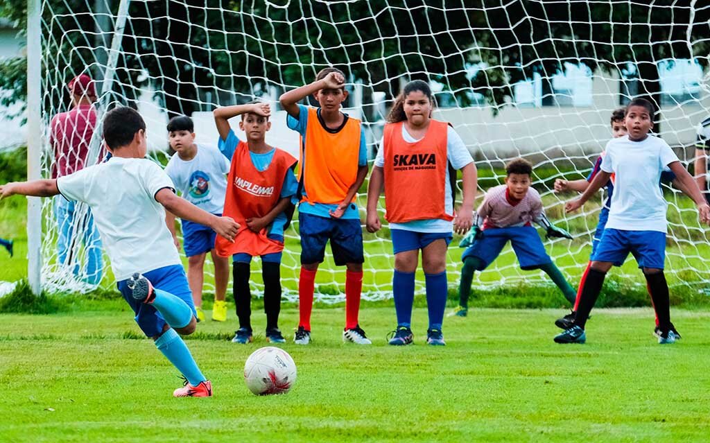 Projeto “Bom de Bola, Melhor na Escola” marca início na sede do Batalhão Tiradentes - Gente de Opinião