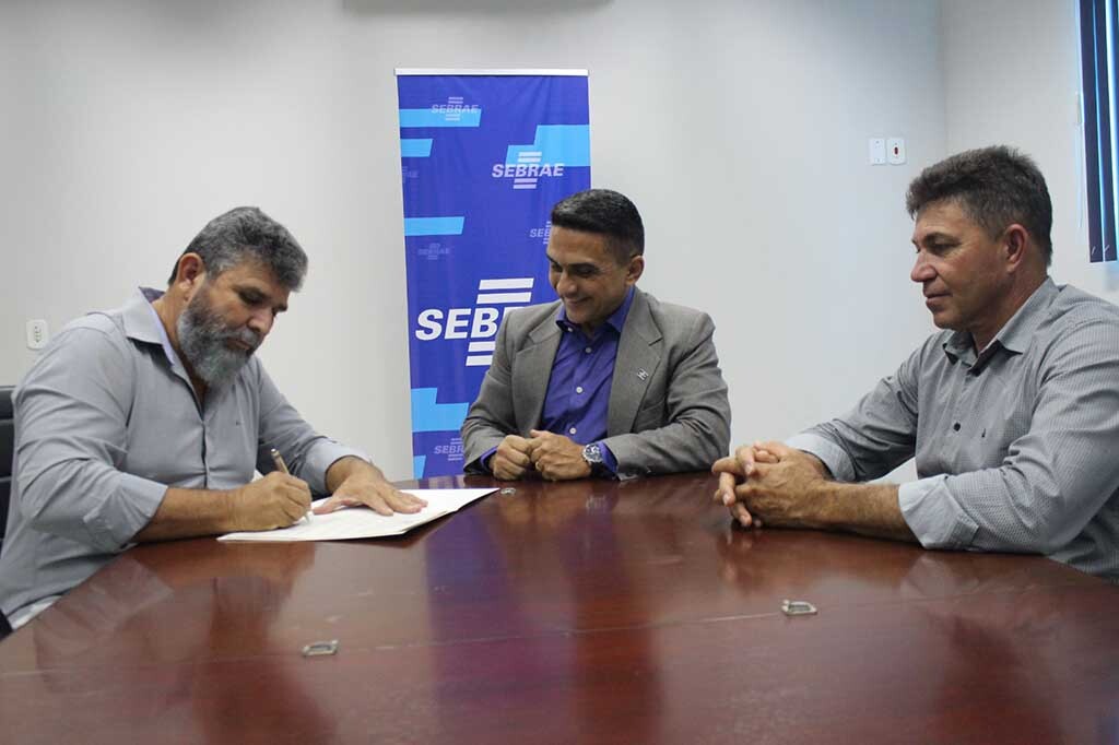 Convênio entre Sebrae RO e Prefeitura vai promover o melhoramento genético e fortalecer a cadeia leiteira em Santa Luzia D’ Oeste - Gente de Opinião