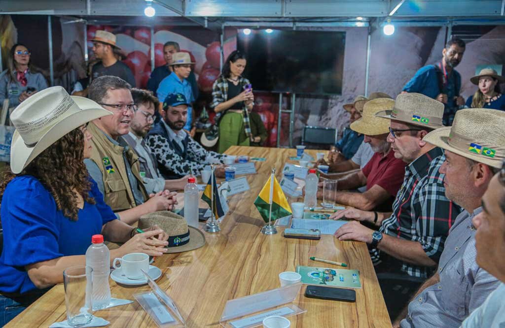 Governo de Rondônia recebe comitiva do Acre para network durante a Rondônia Rural Show  - Gente de Opinião