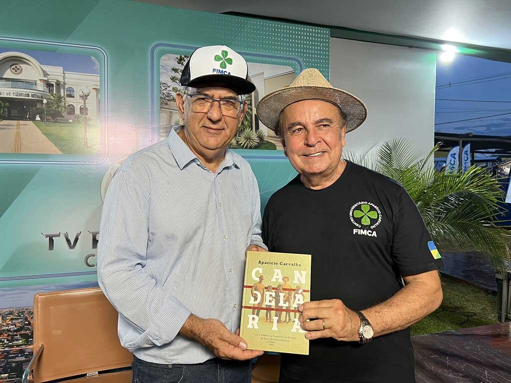 Dr. Aparício Carvalho recebe público e imprensa no stand da FIMCA na 10a Rondônia Rural Show - Gente de Opinião