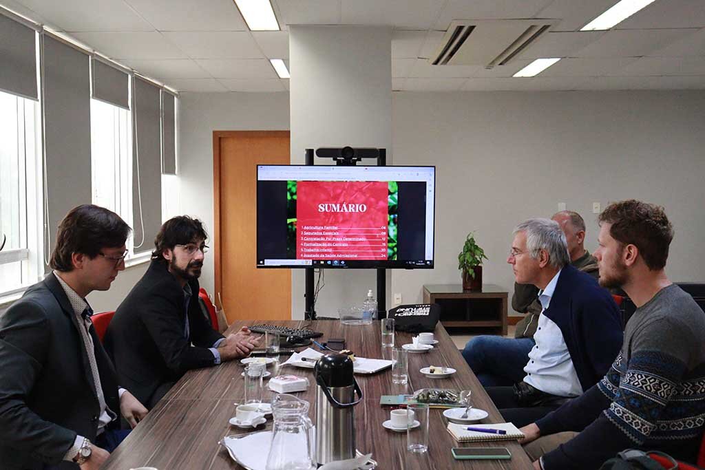 Apresentação da Cartilha "Normas Trabalhistas na Colheita do Café" preparada pelo MPT em Rondônia - Gente de Opinião