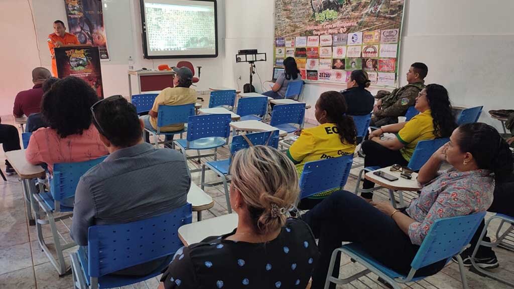Representantes de várias instituições e comunidade prestigiaram o lançamento - Gente de Opinião