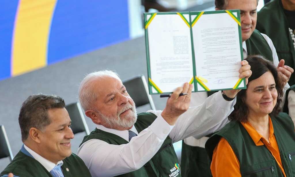 Lula sanciona lei do Mais Médicos - Gente de Opinião