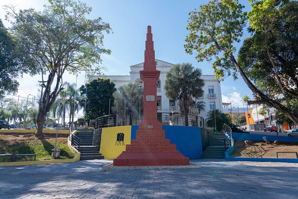 Praça Getúlio Vargas e monumento em homenagem ao centenário da independência do Brasil são revitalizados - Gente de Opinião