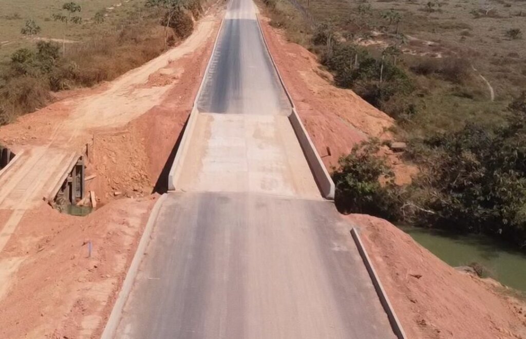 Ponte sobre o rio Azul na RO-257, no quilômetro 72 em Ariquemes, com 40 metros de comprimento - Gente de Opinião