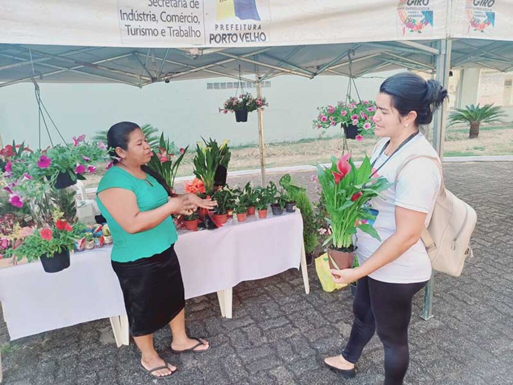 As plantas e flores ornamentais também estão entre as exposições - Gente de Opinião