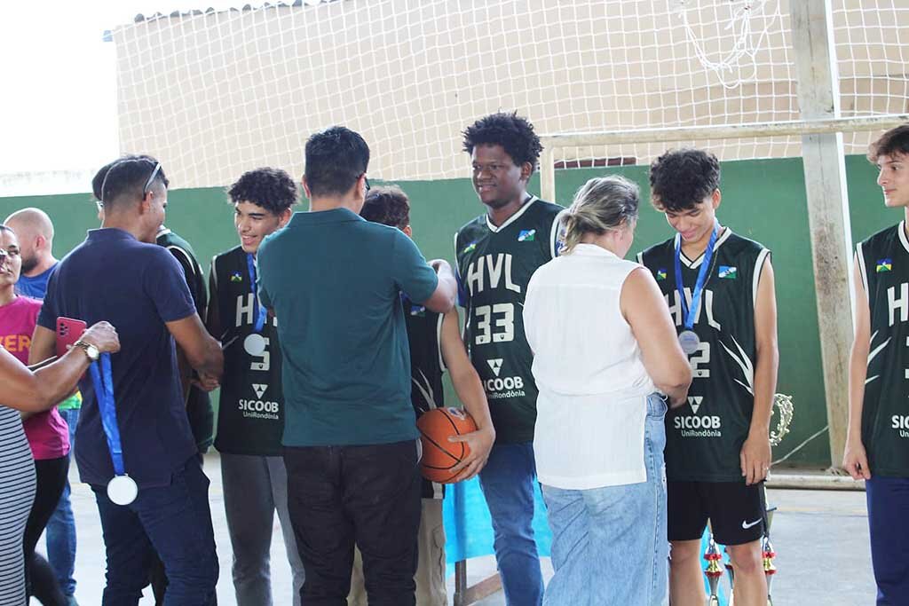 Sicoob UniRondônia patrocina time de basquete em Ariquemes (RO)  - Gente de Opinião