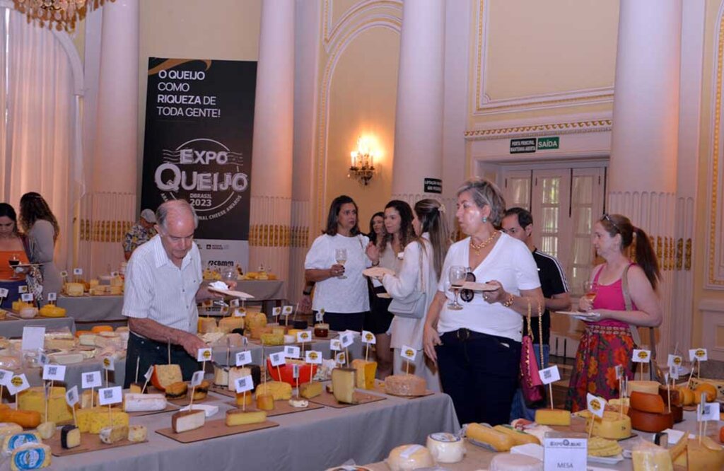 A Expoqueijo reúne os maiores produtores e apreciadores de queijo artesanal do país - Gente de Opinião