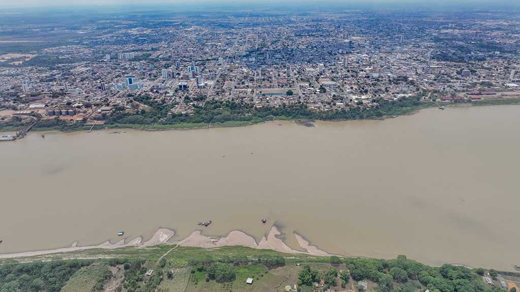 A orientação é que banhistas se afastem de barrancos, que podem desabar e causar acidentes graves - Gente de Opinião