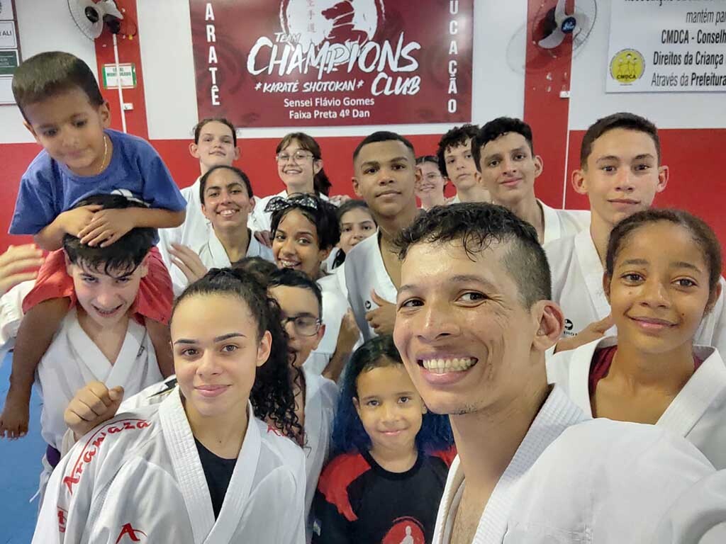 Atletas da escola de karatê Champions Club de Vilhena vão participar do 30º Campeonato Brasileiro de Karatê Interestilos em SP  - Gente de Opinião