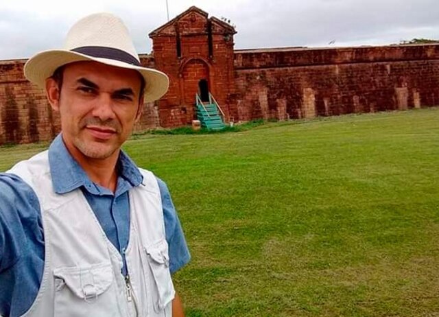 Professor Célio Leandro, diretor do “Guapindaia”, estava neste final de semana com grupo de estudantes em Costa Marques  - Gente de Opinião