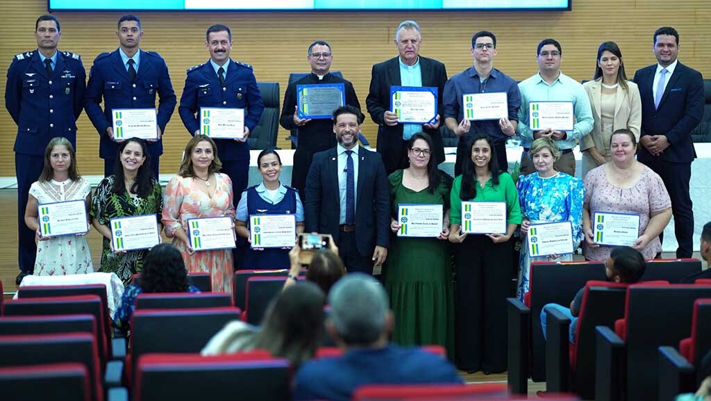 Para o deputado, as homenagens fazem justiça ao trabalho desenvolvido em prol da comunidade rondoniense (Fotos: Rafael Oliveira I Secom ALE/RO) - Gente de Opinião