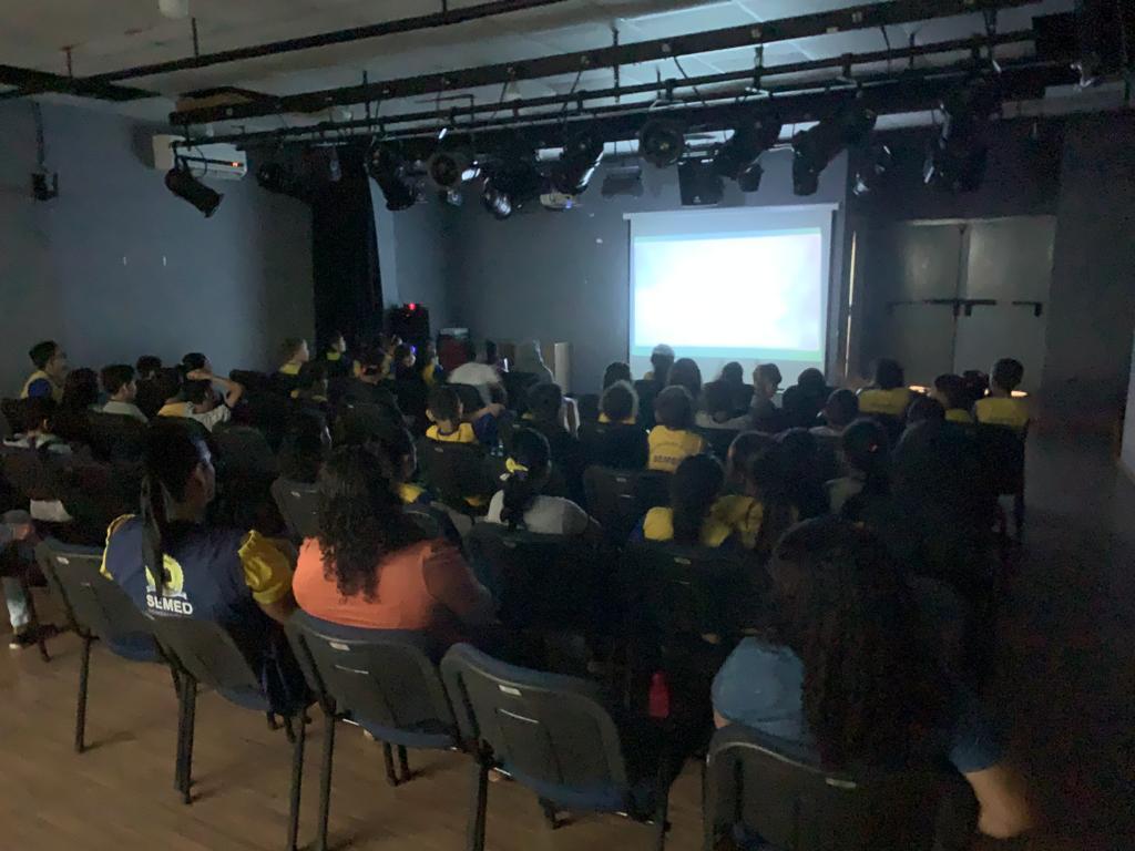 Prefeitura de Porto Velho realiza mais uma sessão especial de cinema para as crianças dos projetos da Praça CEU - Gente de Opinião