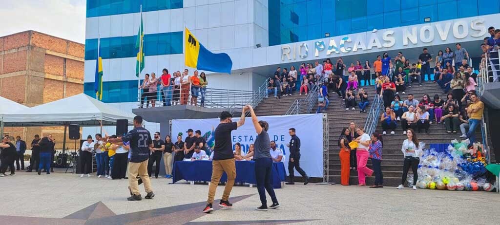 Jurados estiveram avaliando as performances das equipes durante toda a gincana - Gente de Opinião