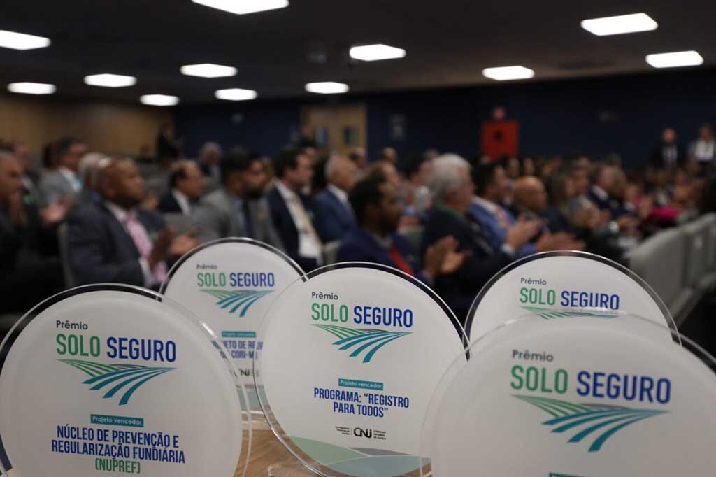Governo de Rondônia recebe prêmio por ações inovadoras de regularização fundiária urbana - Gente de Opinião