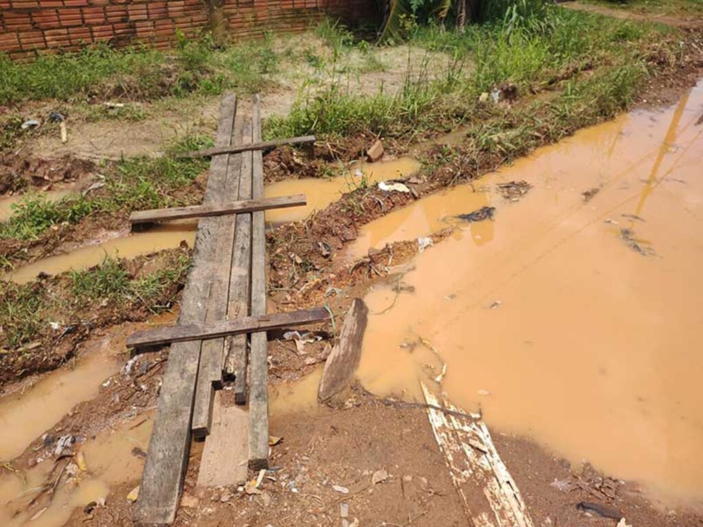 Moradores do Bairro Lagoinha, em Porto Velho, clamam por socorro devido à falta de manutenção na rua - Gente de Opinião