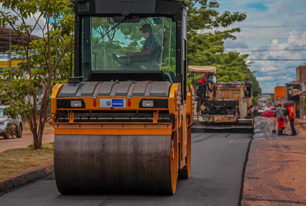 O serviço de asfaltamento alcançou quase 100 km em Porto Velho e diversas outras frentes de trabalho irão entrarão em execução, este ano - Gente de Opinião