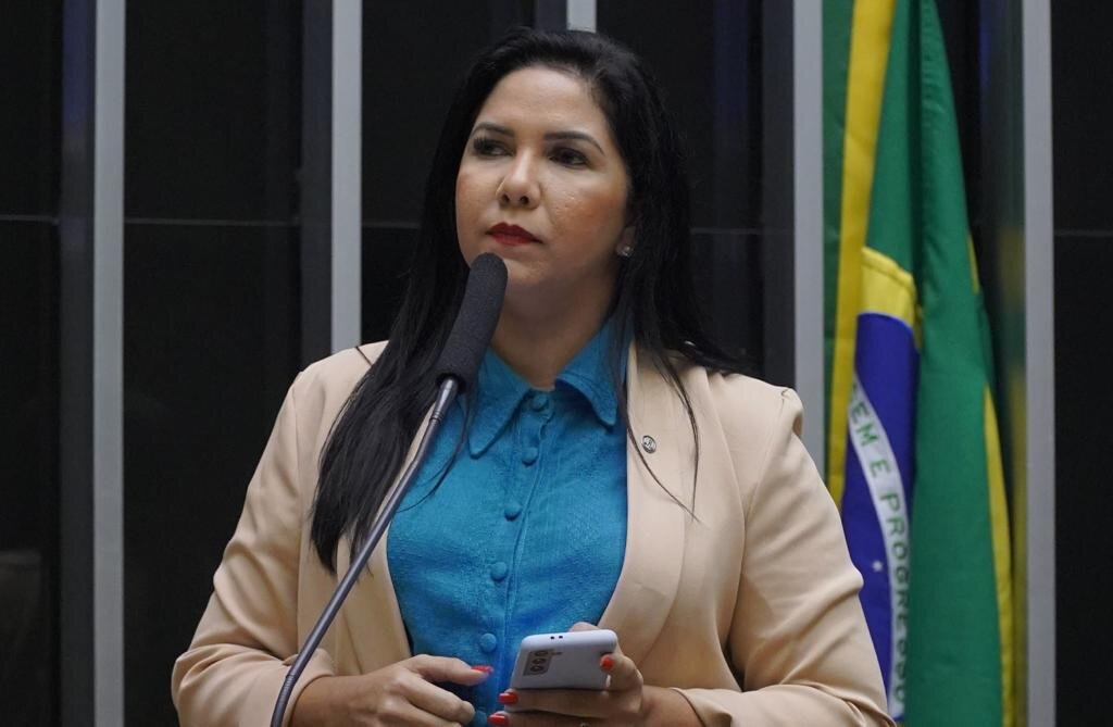 Deputada Federal Cristiane Lopes solicita ao STF o desbloqueio das contas bancárias de William Ferreira - Gente de Opinião