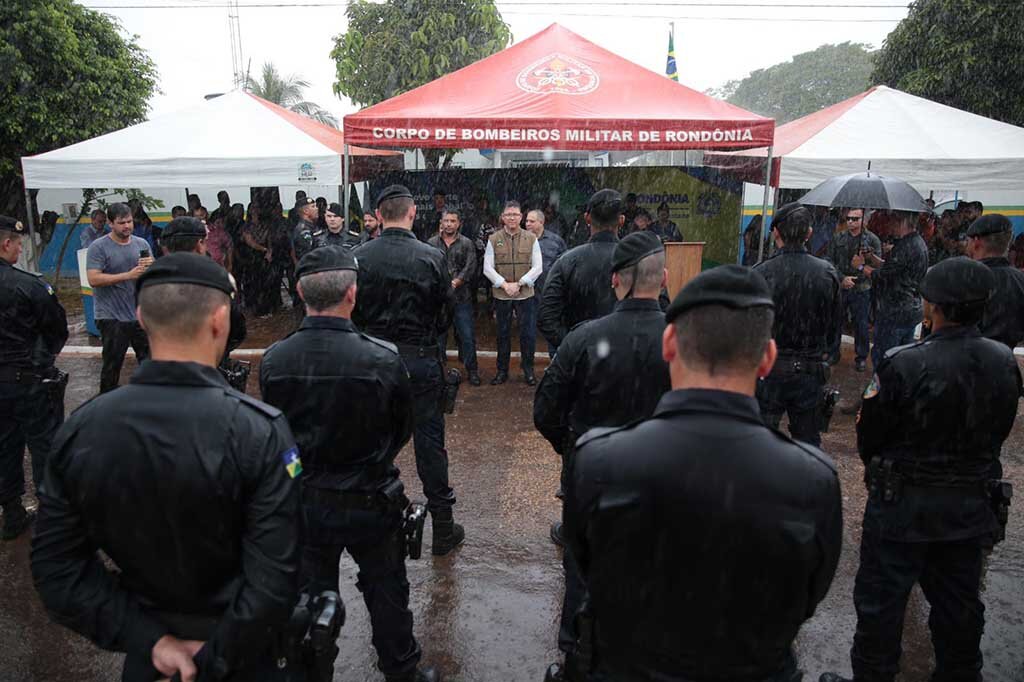 Governador Marcos Rocha entrega manutenção predial do quartel da PM, no distrito de Nova Londrina - Gente de Opinião