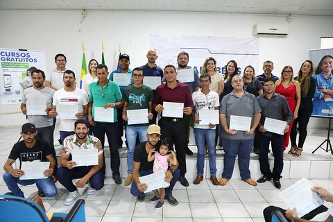 Governo de Rondônia realiza entrega de certificados do Programa “Geração Emprego” em Ji-Paraná e Campo Novo