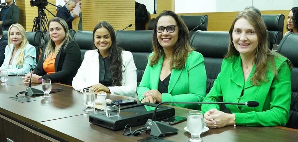 Ieda Chaves (União Brasil), Cláudia de Jesus (PT), Dra. Taíssa (PSC), Rosângela Donadon (União Brasil) e Gislaine Lebrinha (União Brasil) (Foto: Antônio Lucas I Secom ALE/RO) - Gente de Opinião