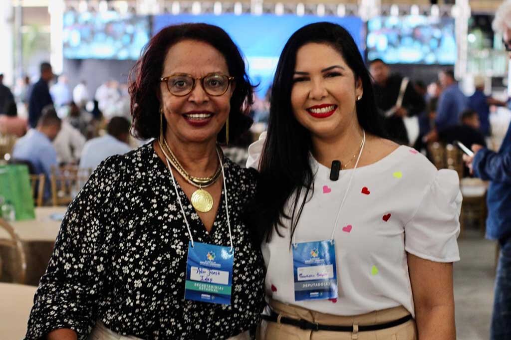 Deputada Cristiane Lopes participa do IV Fórum de Prefeitos e Vereadores - Gente de Opinião