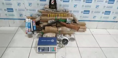 Polícia Militar apreende 75 quilos de maconha, armas  e prende “olheiro” responsável pela guarda da droga