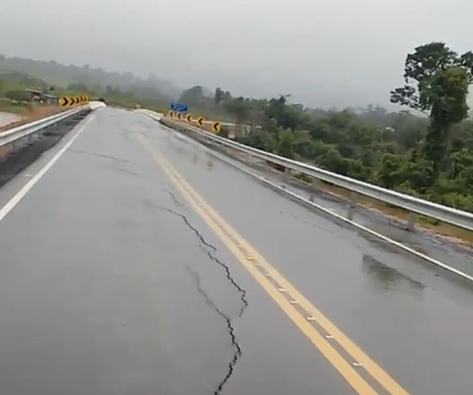 Deputado Alex Redano cobra providências sobre rachaduras na cabeceira da ponte que liga Alto Paraíso à BR-364 - Gente de Opinião