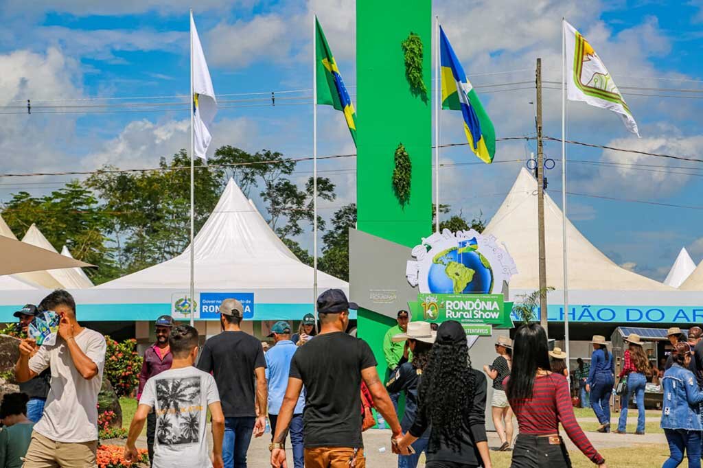 As instalações dos estandes no Centro Tecnológico Vandeci Rack, em Ji-Paraná, visam garantir mais conforto aos visitantes - Gente de Opinião