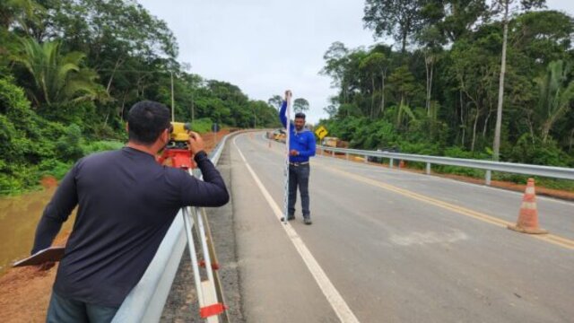 quipe realizou reparos no aterro e pavimento - Gente de Opinião