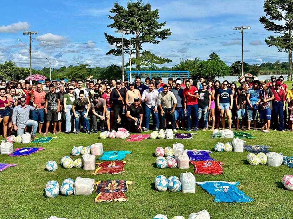 Deputada Cristiane Lopes impulsiona esporte nos distritos de São Carlos e Rio Pardo com entrega de materiais e investimentos - Gente de Opinião